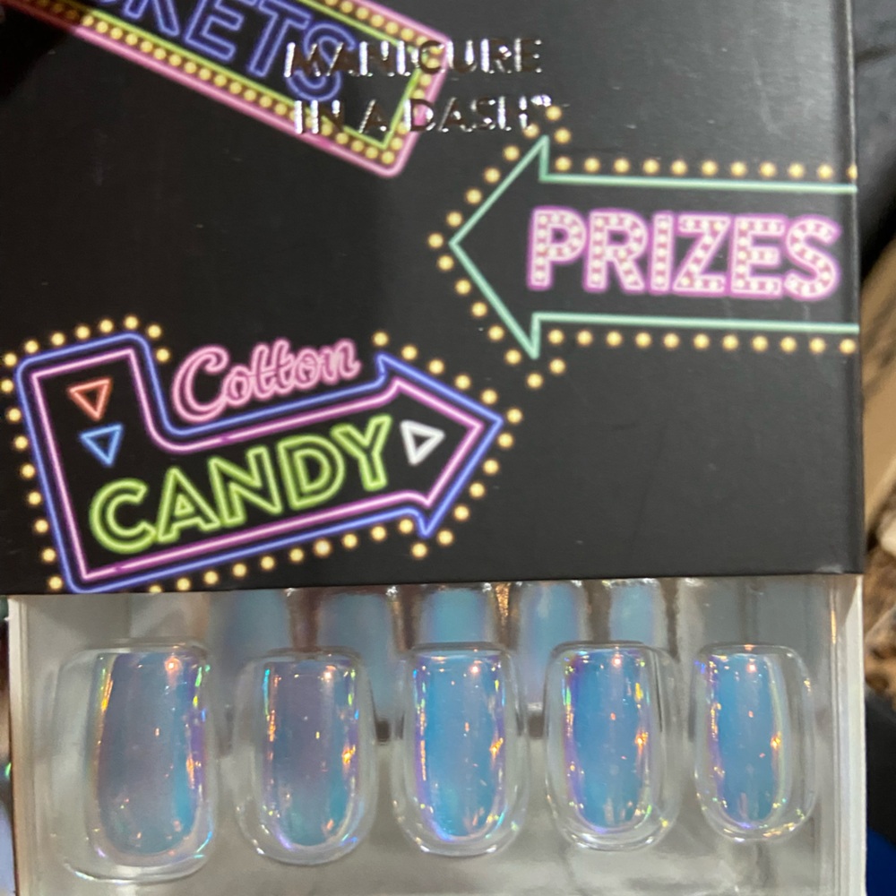 Iridescent Press-On Nails Set
